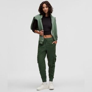 Lululemon Dance Studio Relaxed-Fit MR Cargo Pants 
Legacy Green NWT SIZE- XS